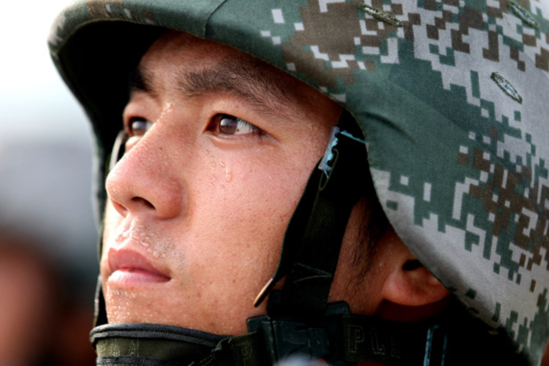 心疼！有一种毅力叫：中国军人！|兵哥哥|军人|毅力|荣耀|汗水_新浪新闻