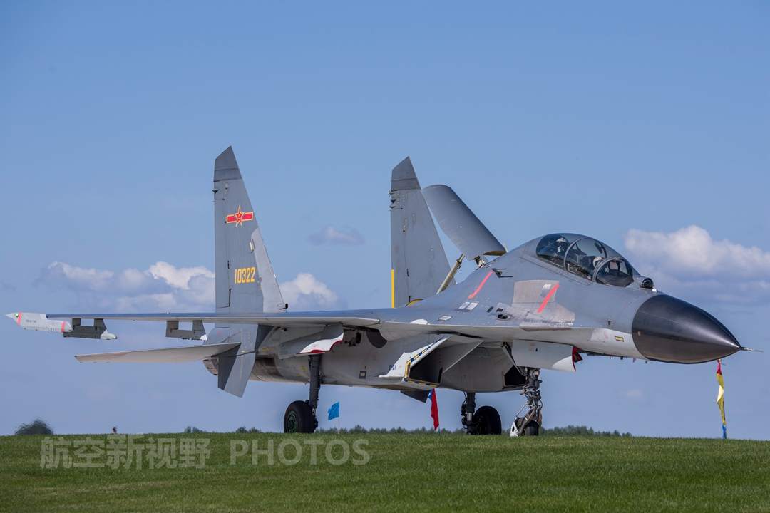 中国空军20架最先进战机同场亮相 85%沈飞造 歼16成最大亮点