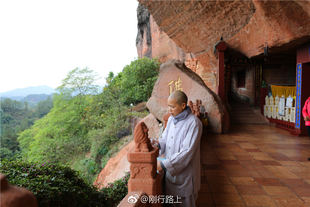 位于韶关丹霞上的尼姑庵,你会相信出家人独具慧眼
