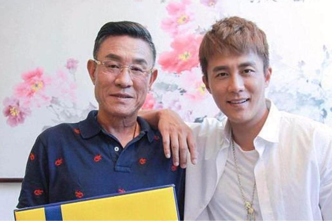 杜淳父亲被爆遭"诱奸"女方怀孕后敲诈上千万,目前已报警