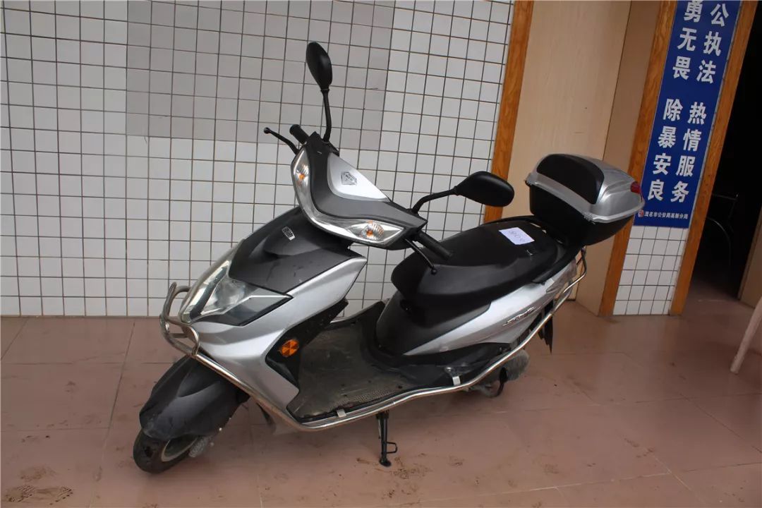 ea061431-2**5号车,雅迪电动车,l5xde1zf5g60958**,10zw6069312yeg