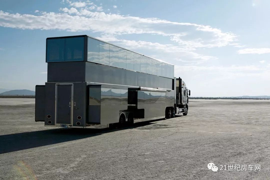 这20款房车又颠覆了我对豪华的概念有停机坪的房车你见过吗