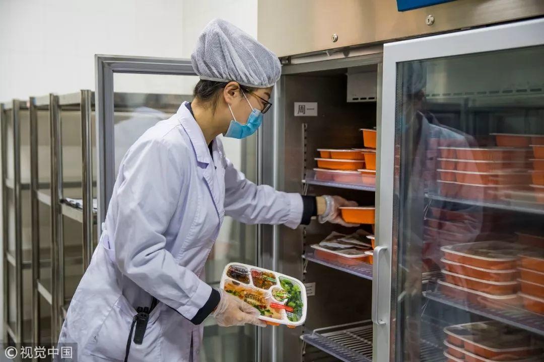 火车盒饭最长保质期达90天,岂止又贵又难吃?