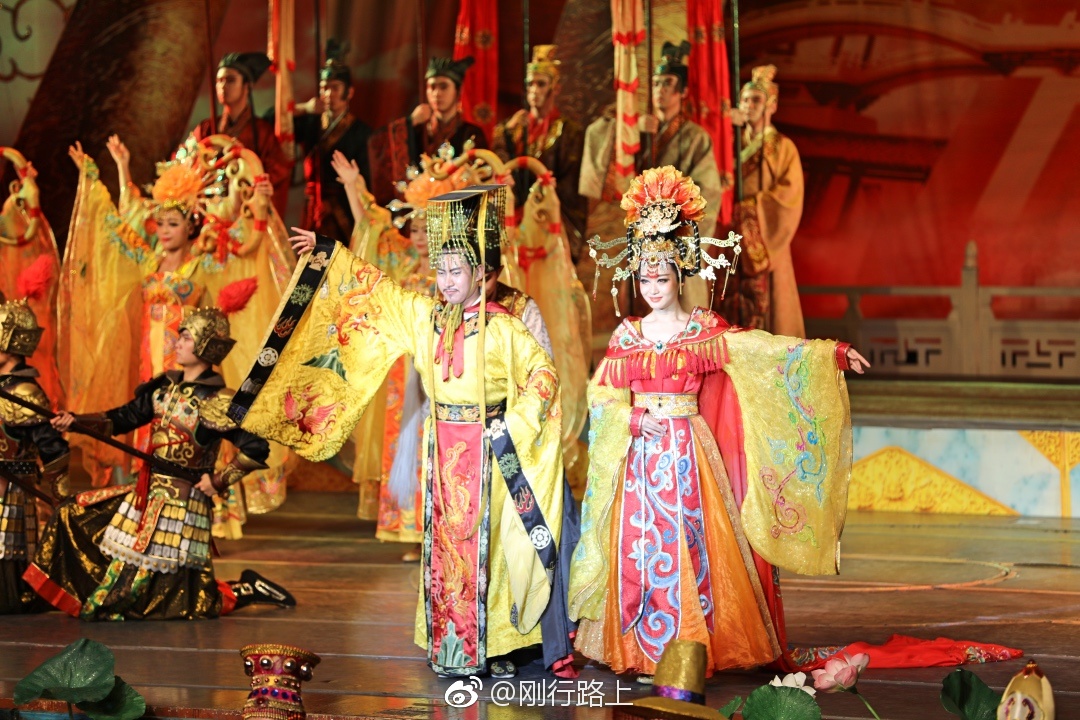 来一组西安大唐芙蓉园的倾情演出