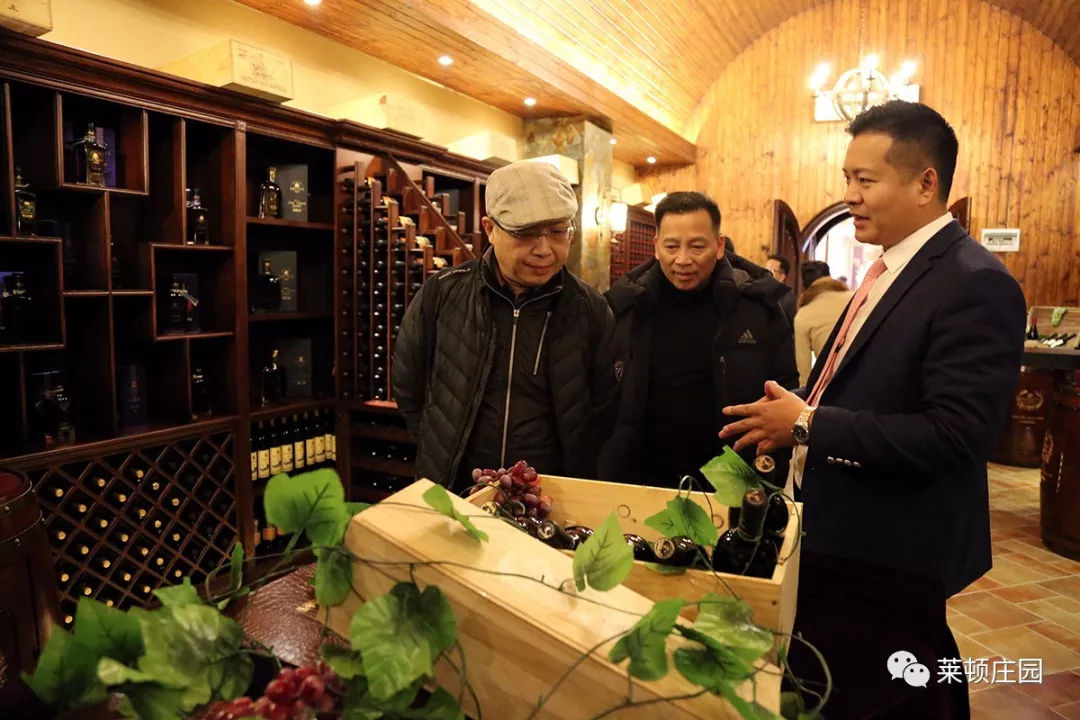 中国白酒专业委员会秘书长马勇一行莅临莱顿庄园考察指导!