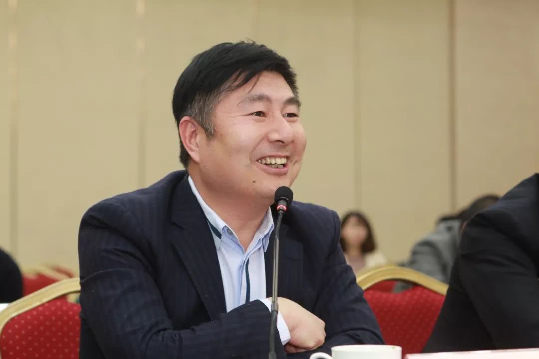 臧建中,江建文,顾伟国,叶明华,杨国成,陆秋明,石旭涌,徐治国参加座谈