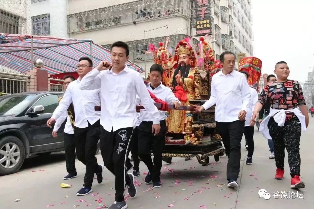 潮阳谷饶三山国王出巡,惊现超豪华供桌!