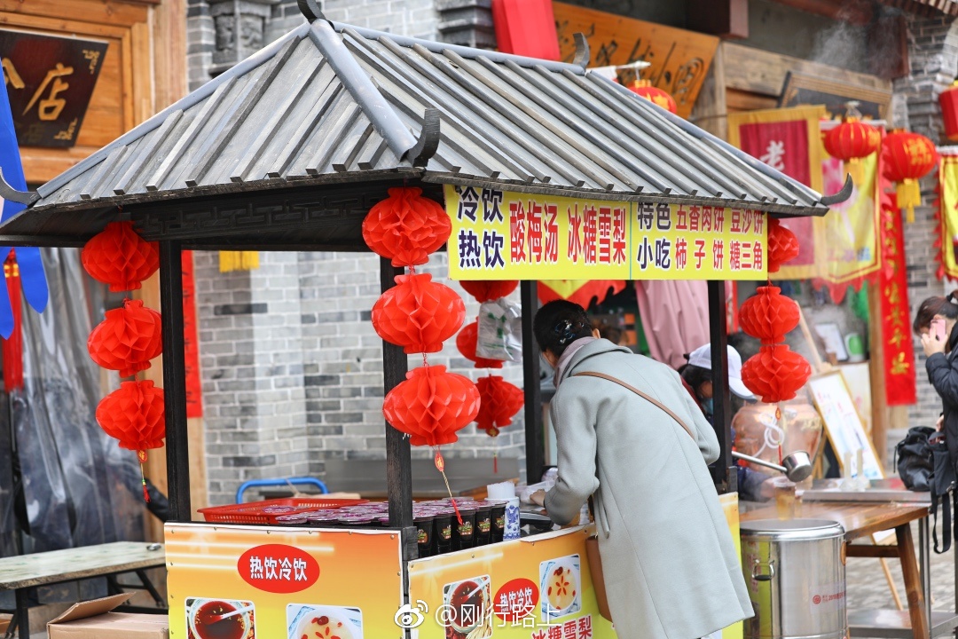 白鹿原影视城里这些美食街上,看似简约的小摊|白鹿原|小摊|美食_新浪
