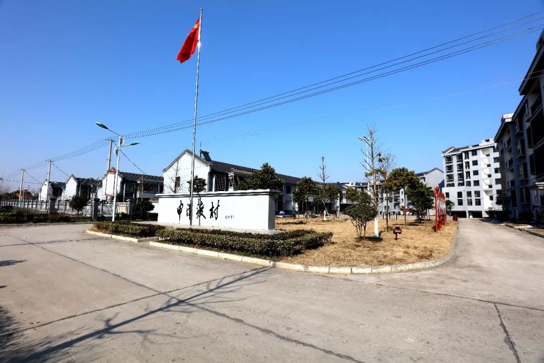 孟家溪镇引进广东惠州四季绿公司以淤泥湖为生态核心打造天露湖生态