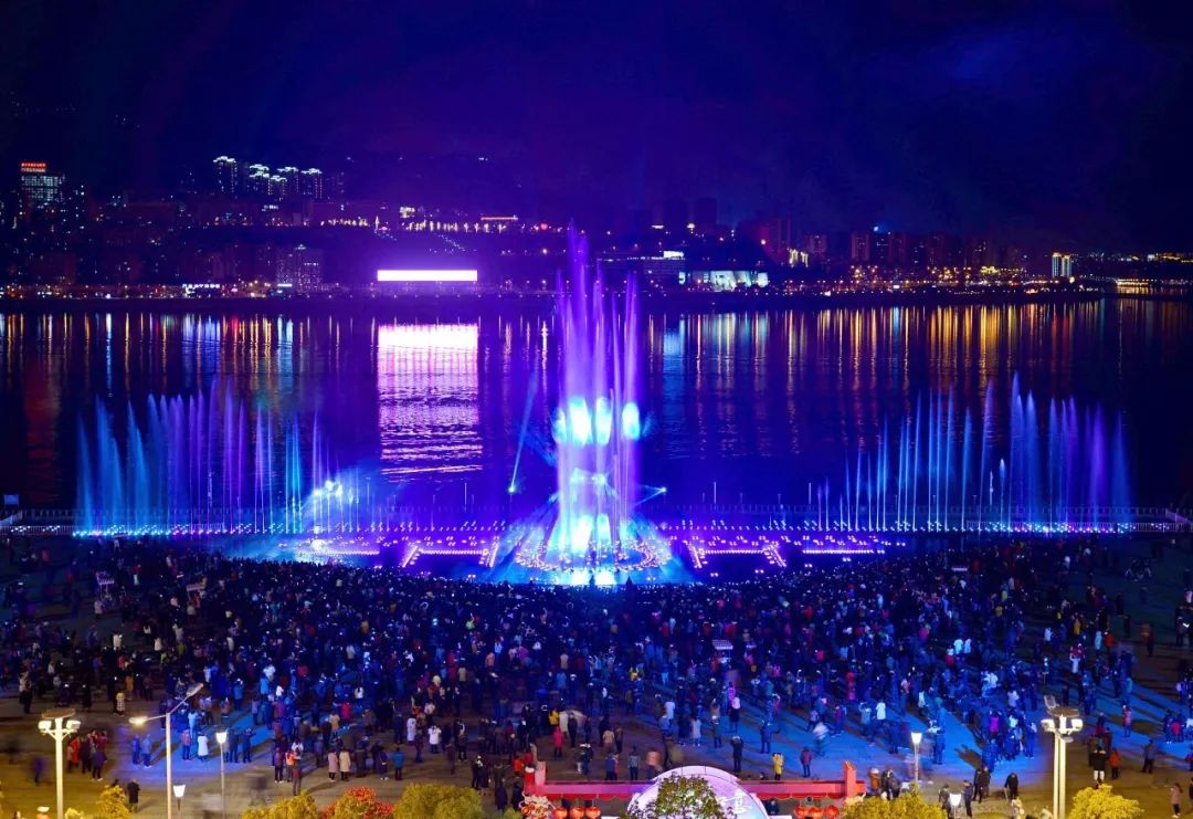 万州|音乐广场|名片_新浪新闻