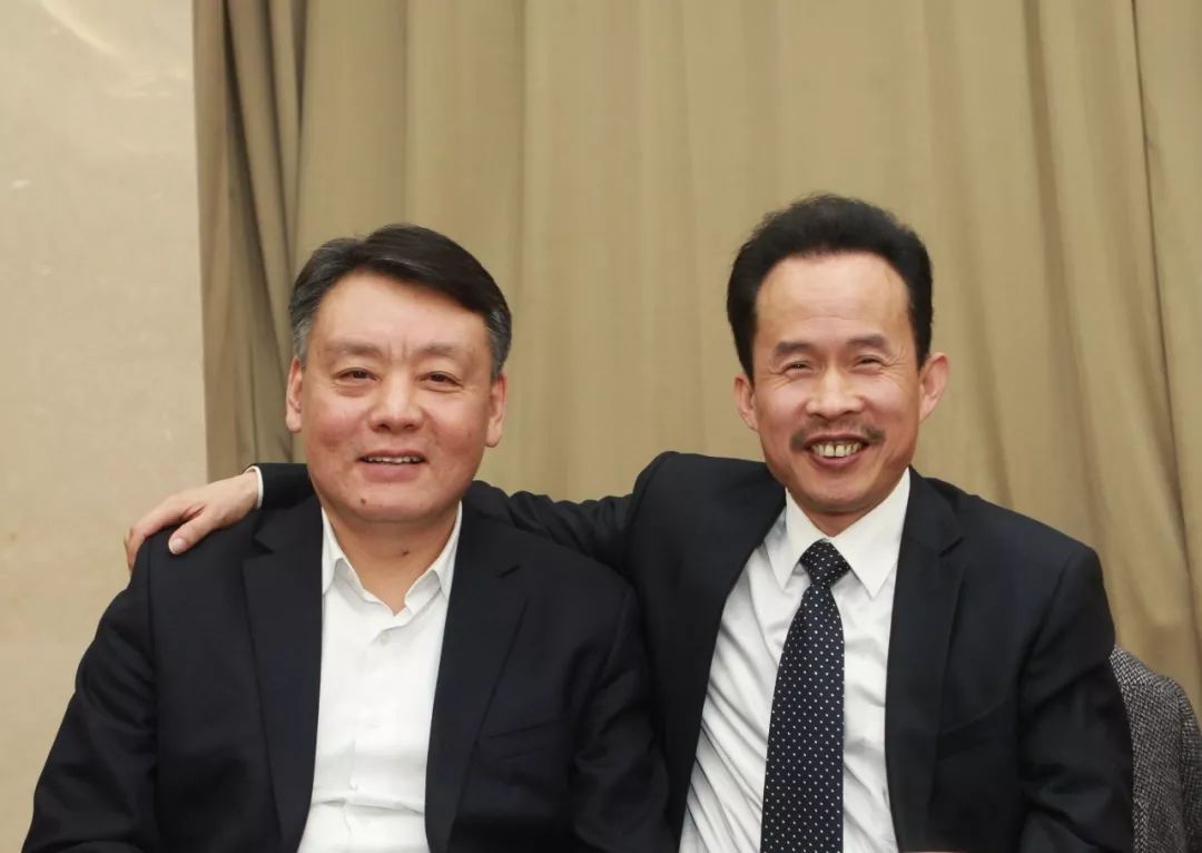 臧建中,江建文,顾伟国,叶明华,杨国成,陆秋明,石旭涌,徐治国参加座谈