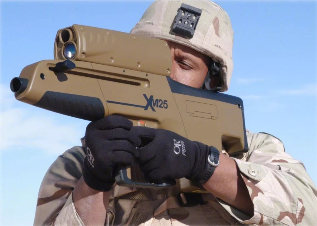 xm29原本计划在2005年前开始装备,但在因为各种问题频出2004年被取消