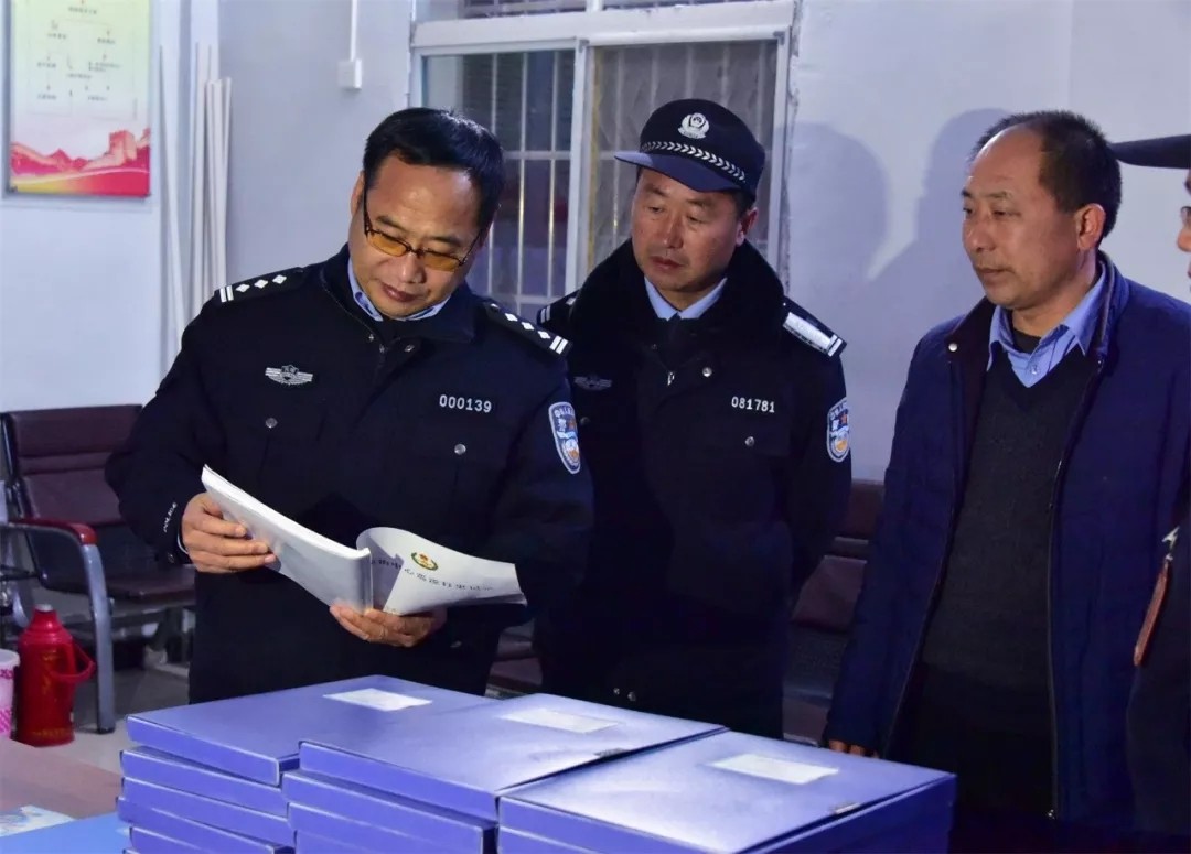 邓州公安局长马骁深入高集派出所 督导检查巡逻防控工作