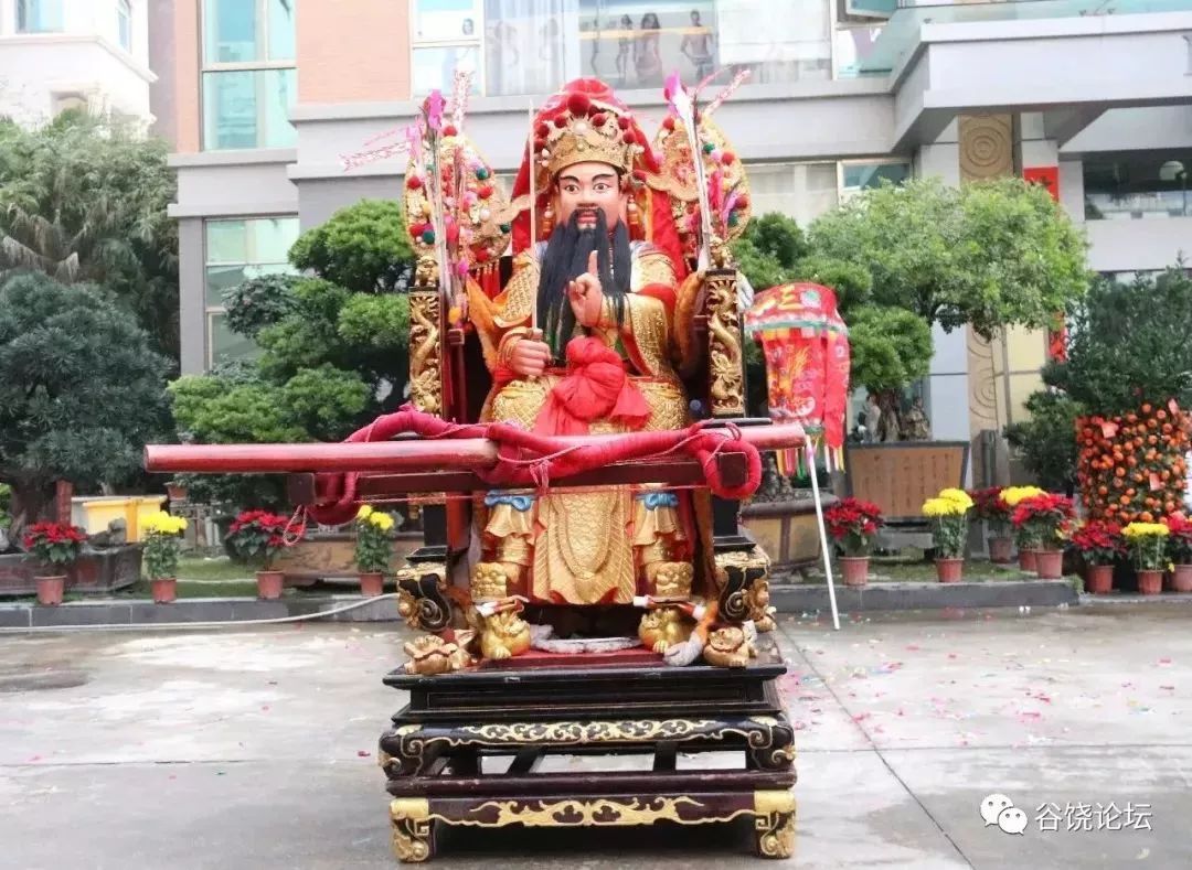 潮阳谷饶三山国王出巡,惊现超豪华供桌!