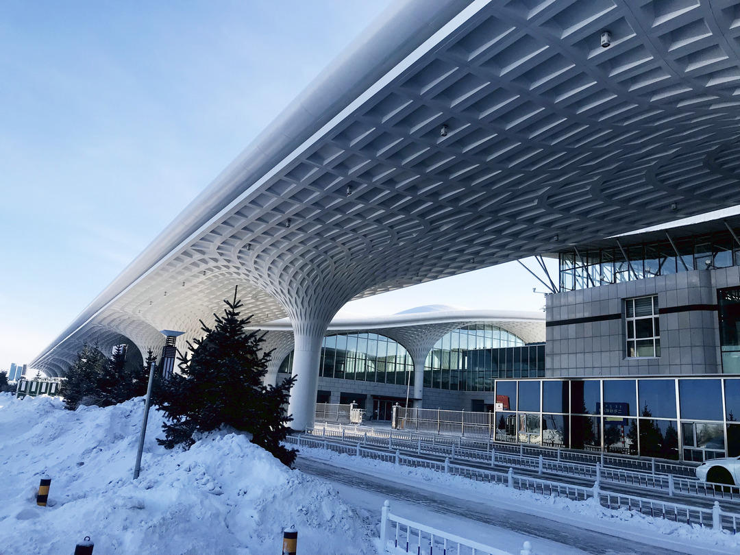 这座机场,原为海拉尔东山国际机场,2011年,更名为呼伦贝尔东山国际