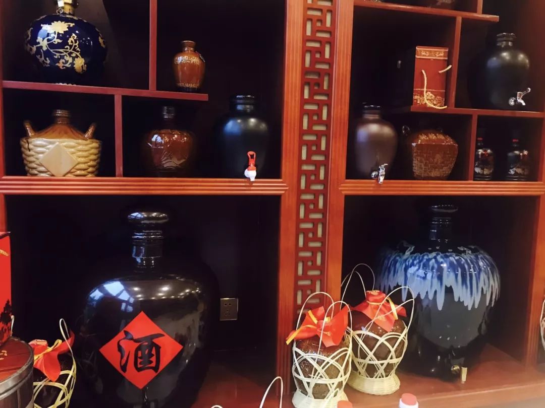 潍坊这家酒铺,用不一样的方式卖酒,全凭酒好!一尝就知道…|潍坊|酒铺|聚德_新浪新闻