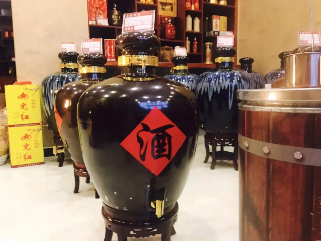 潍坊这家酒铺,用不一样的方式卖酒,全凭酒好!一尝就知道…|潍坊|酒铺|聚德_新浪新闻