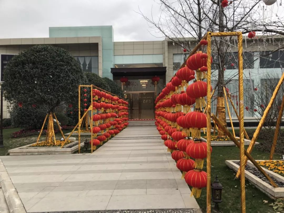 过年期间的售楼部也很有年味