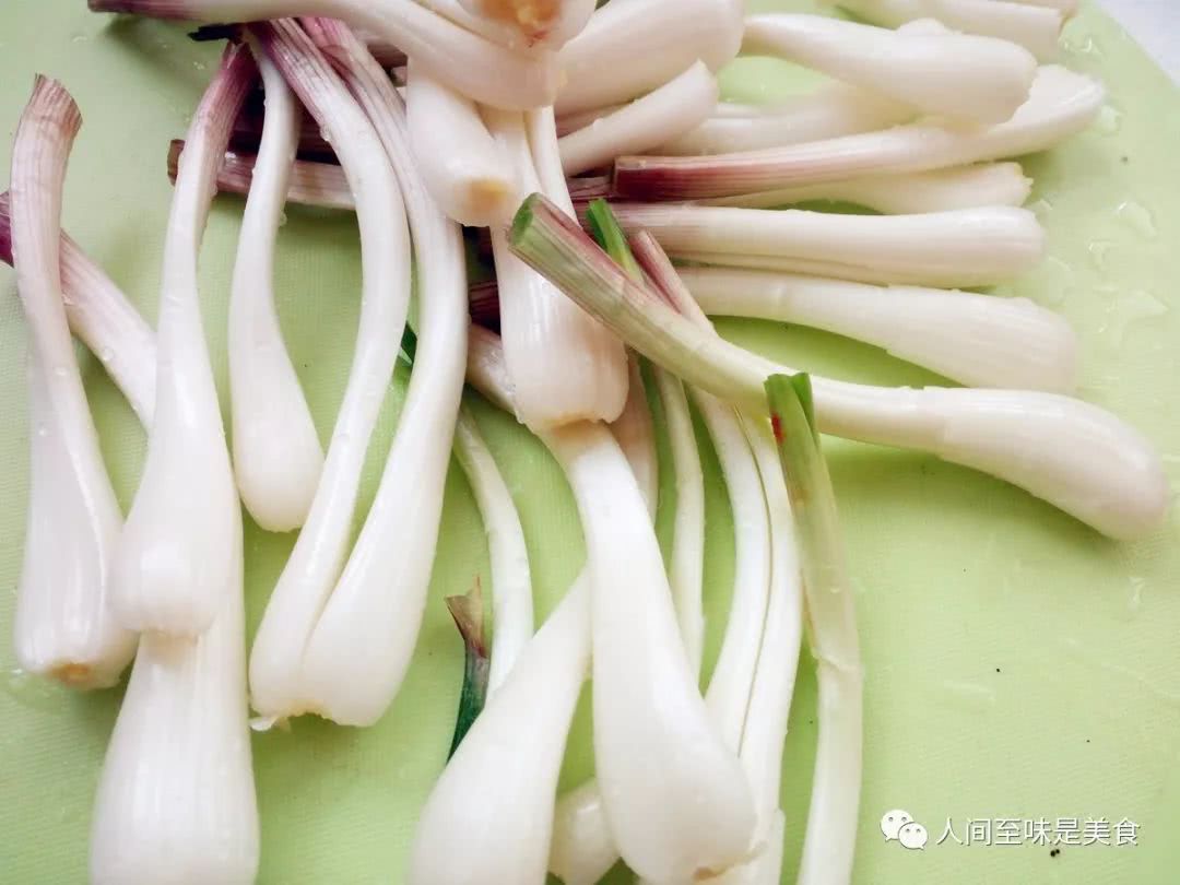 野生藠头加上它,清香美味特别爽口,比大鱼大肉还抢手