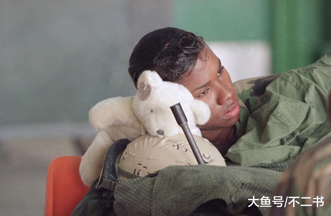 第一次海湾战争老照片: 以美国为首的34个国家围攻伊拉克