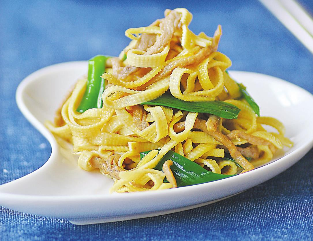 简单可口的家常小炒 韭菜炒里脊丝 轻松搞定