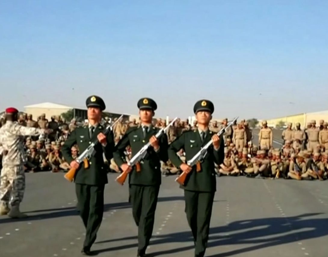 正在悄悄的改变世界,解放军培训一国5000士兵踢正步