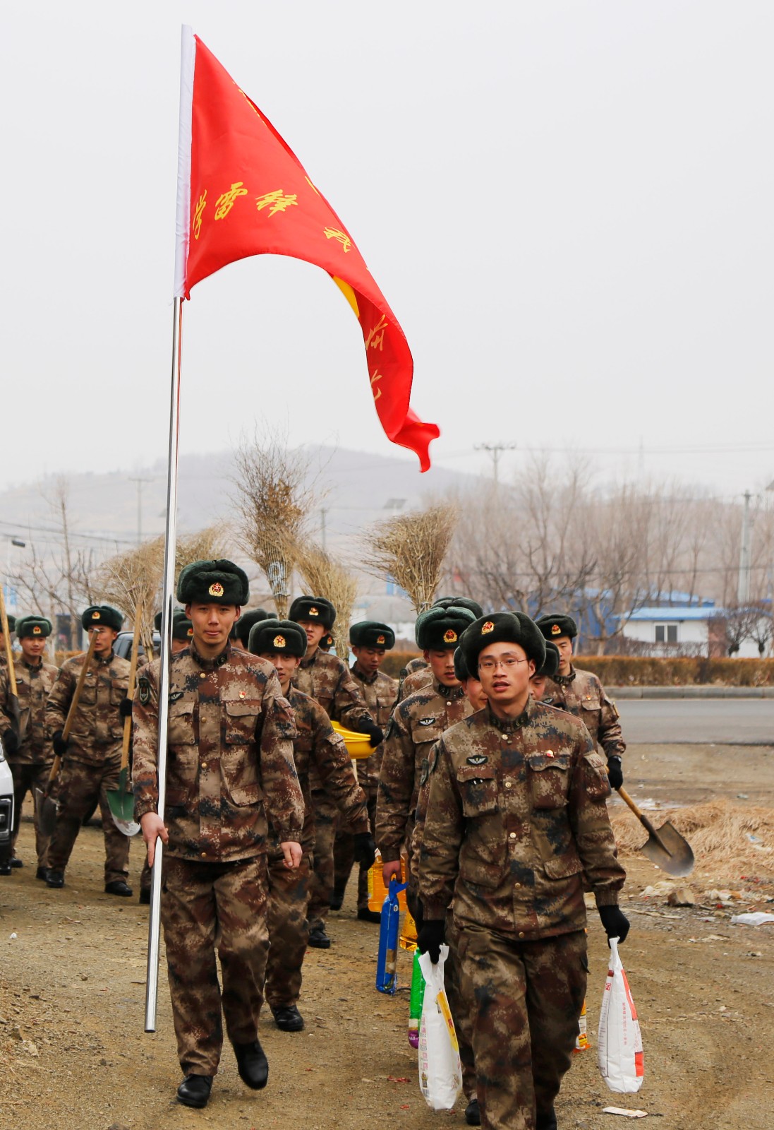 日前,刚移防到新驻地不久的65316部队80分队官兵要做的第一件事,那就