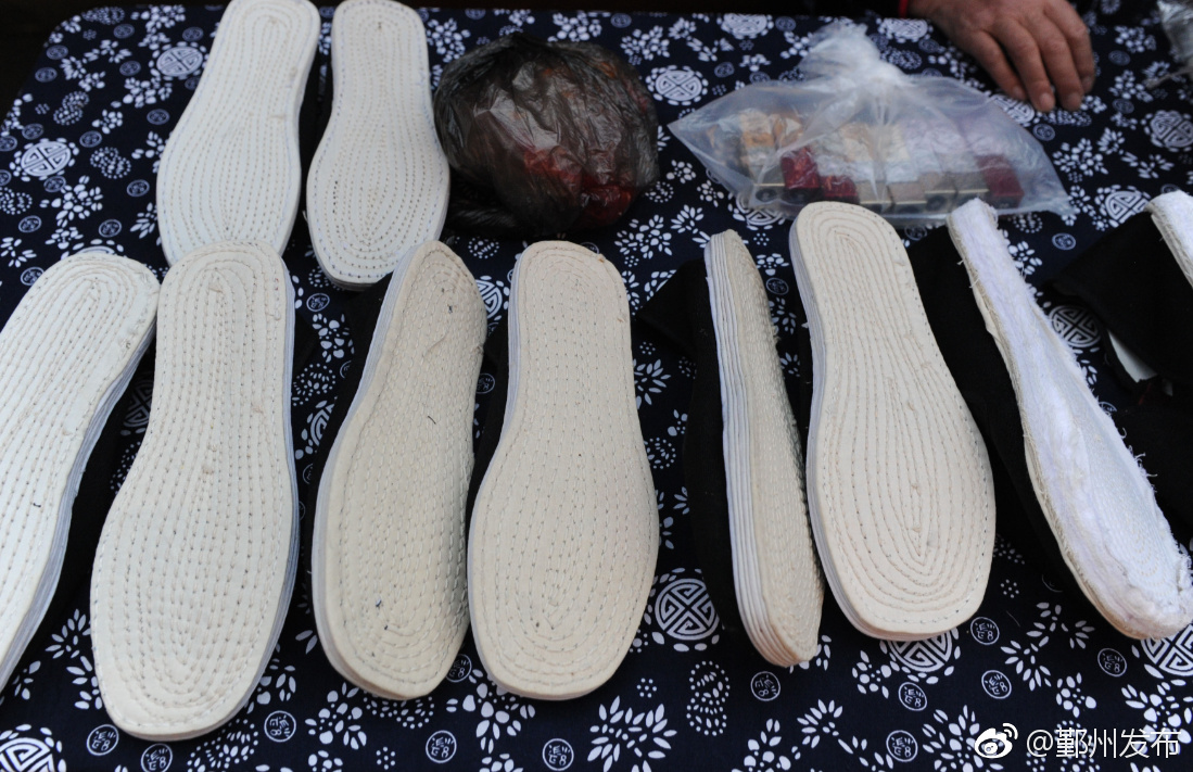 你见过手工纳鞋底吗?多少人难以割舍的情愫!