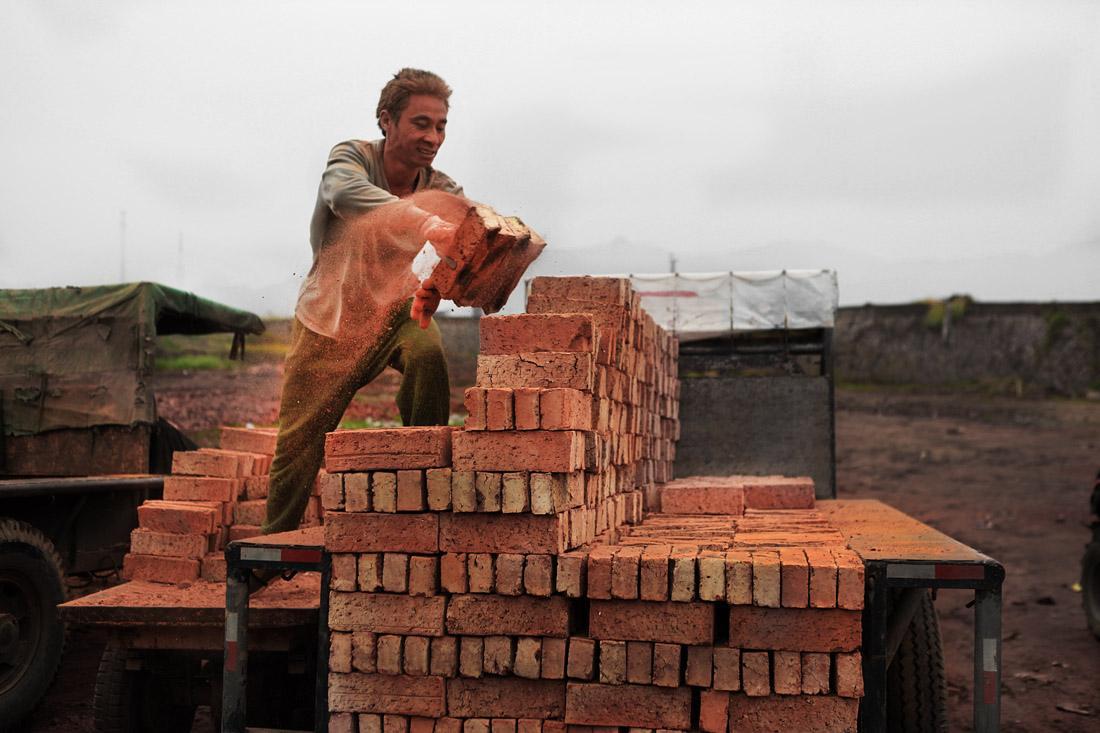 一度风靡网络的月入20万澳大利亚搬砖工, 背后原来隐藏多少不易