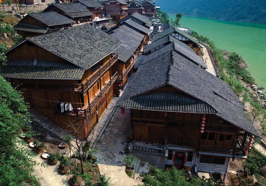 龚滩古镇乌江峡谷边的一幅山水画风光秀美