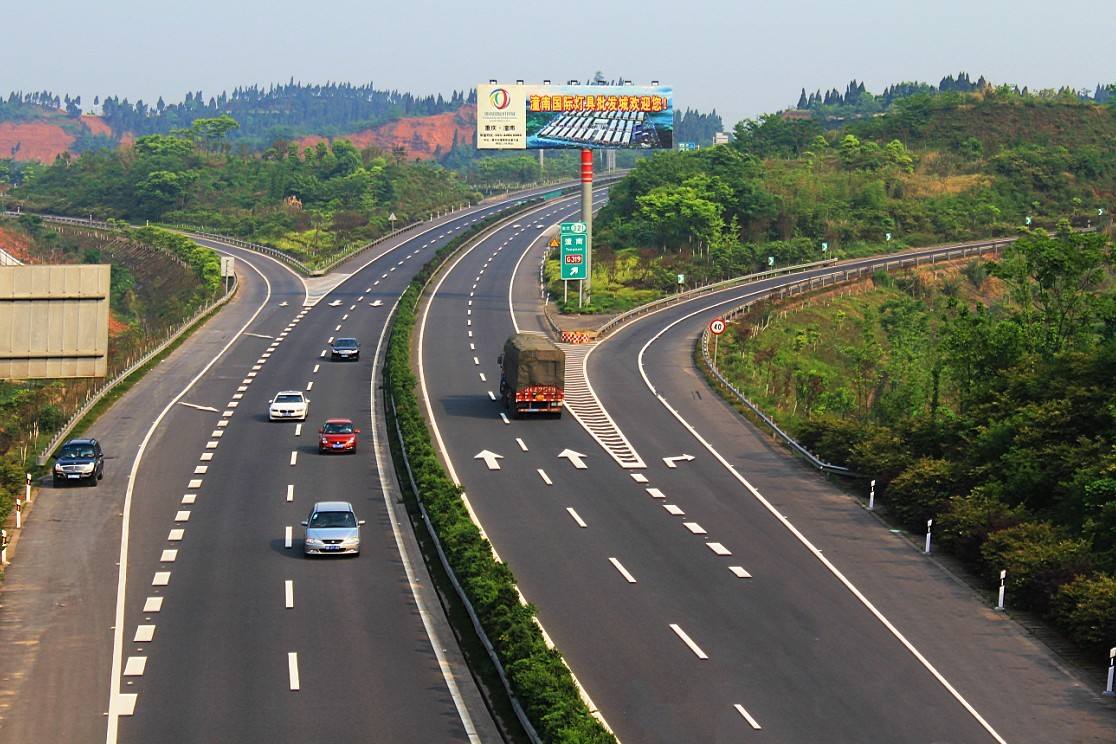 渝遂高速→潼南高速路口→潼南绕城路→潼柏路 →柏梓→崇龛重庆方向