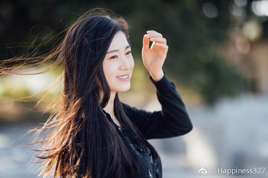 校花日记 宁子月 来自悉尼大学 喜欢吉他 电影 时尚 |校花|悉尼大学|时尚|日记|吉他_新浪新闻