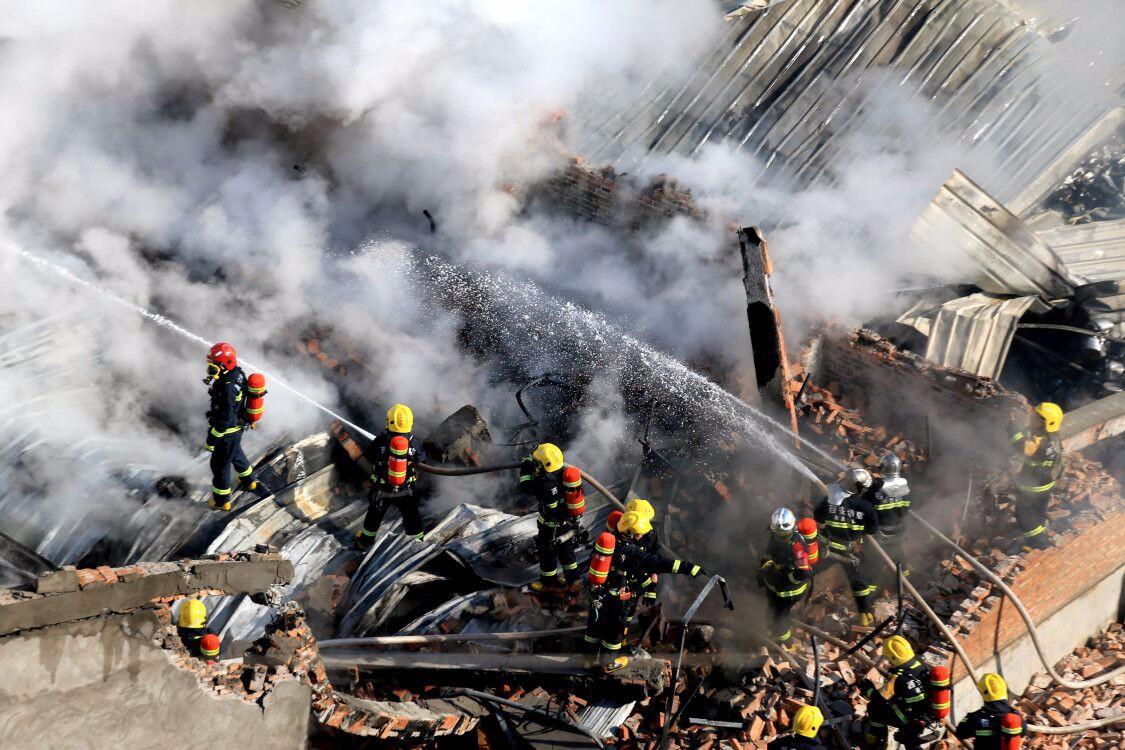 西安3000平米仓库烧光 重庆女老板1000万货物灰飞烟灭
