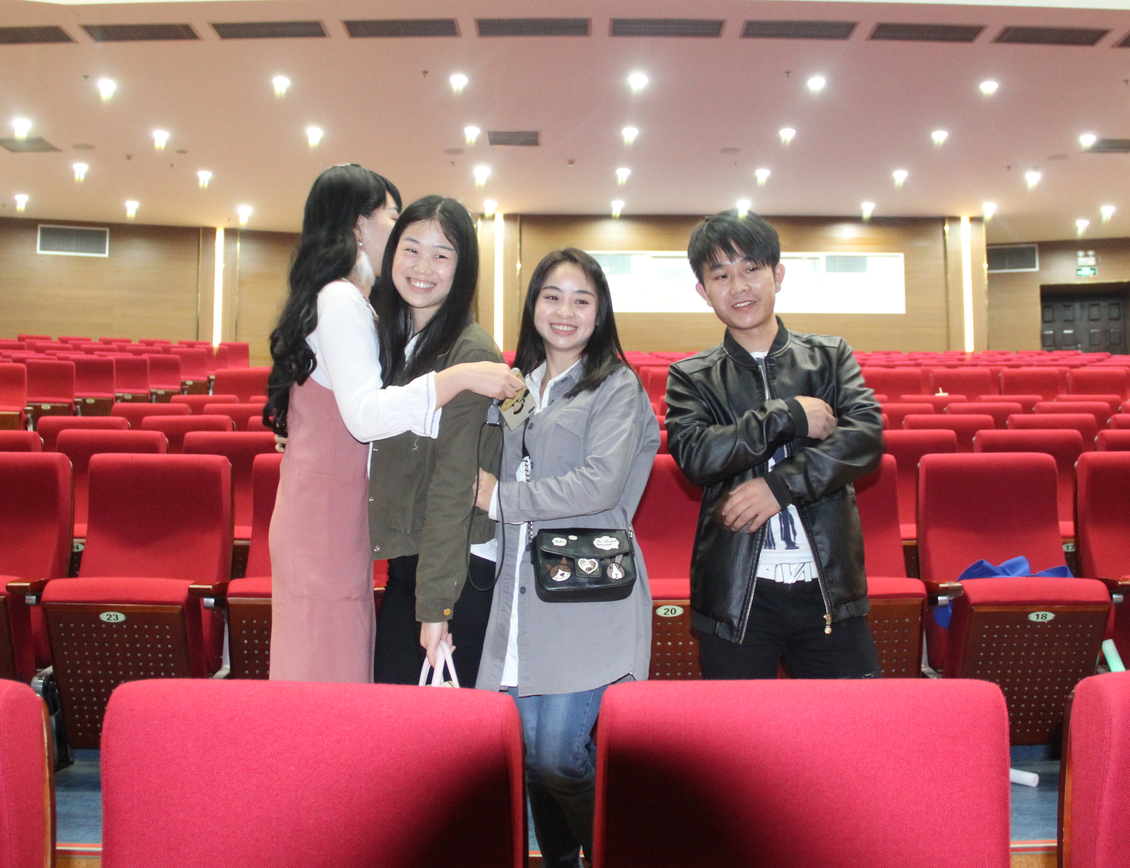 深圳梧桐山的故事"蒙面歌手"身份揭密——纵声乐队