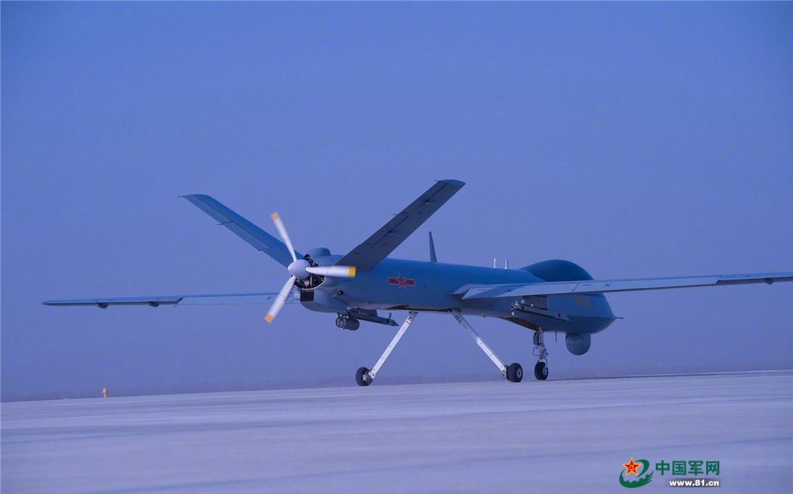 两款战机已装备同一基地|战机|无人机|中国空军_新浪新闻