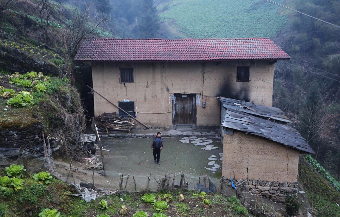 土坯房"变洋楼" 不一样的新年