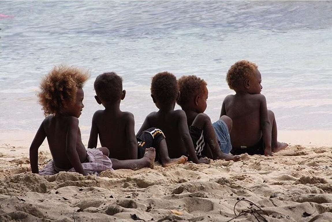 位于太平洋的所罗门群岛有10的黑人是金色的头发为什么