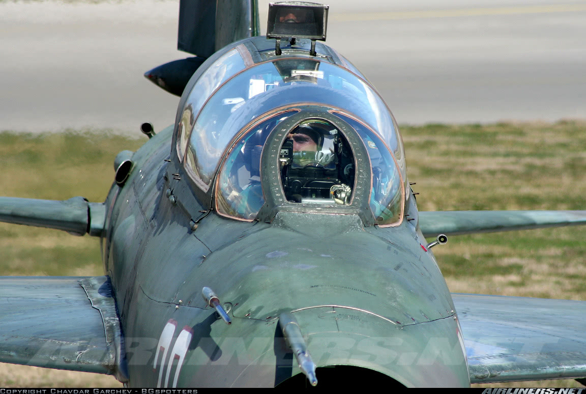 米格战机为何头顶一面小镜子?设计简单却又充满智慧