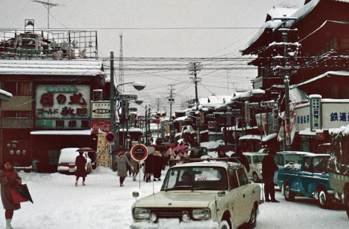 老照片日本1969年的冬季东京与雪景