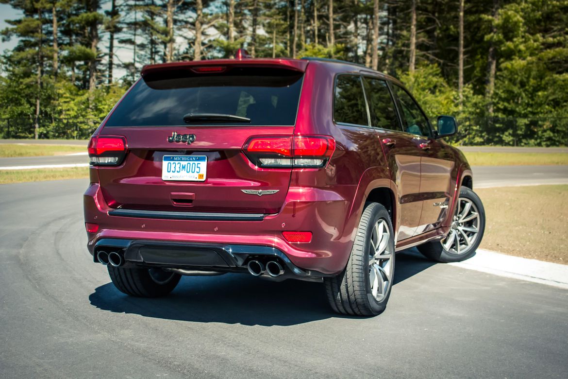 大切诺基trackhawk,堪称"陆地野兽"!