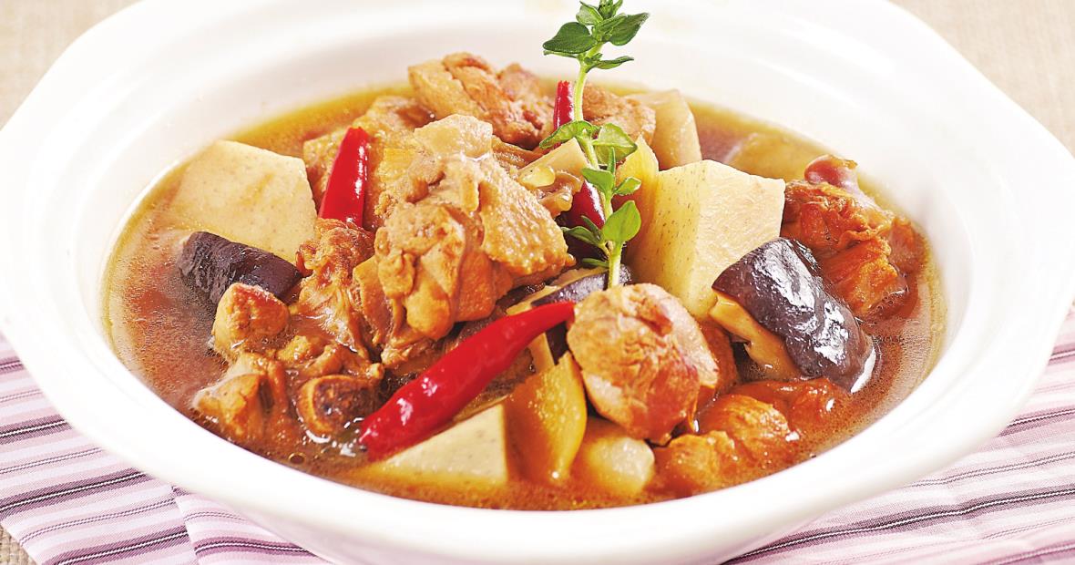 芋头香菇炖鸭,好吃的年夜饭露一手