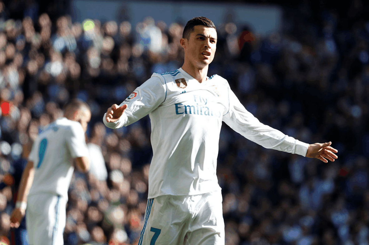 梅西任意球直接"爆头"c罗 球迷:原来这就是爱