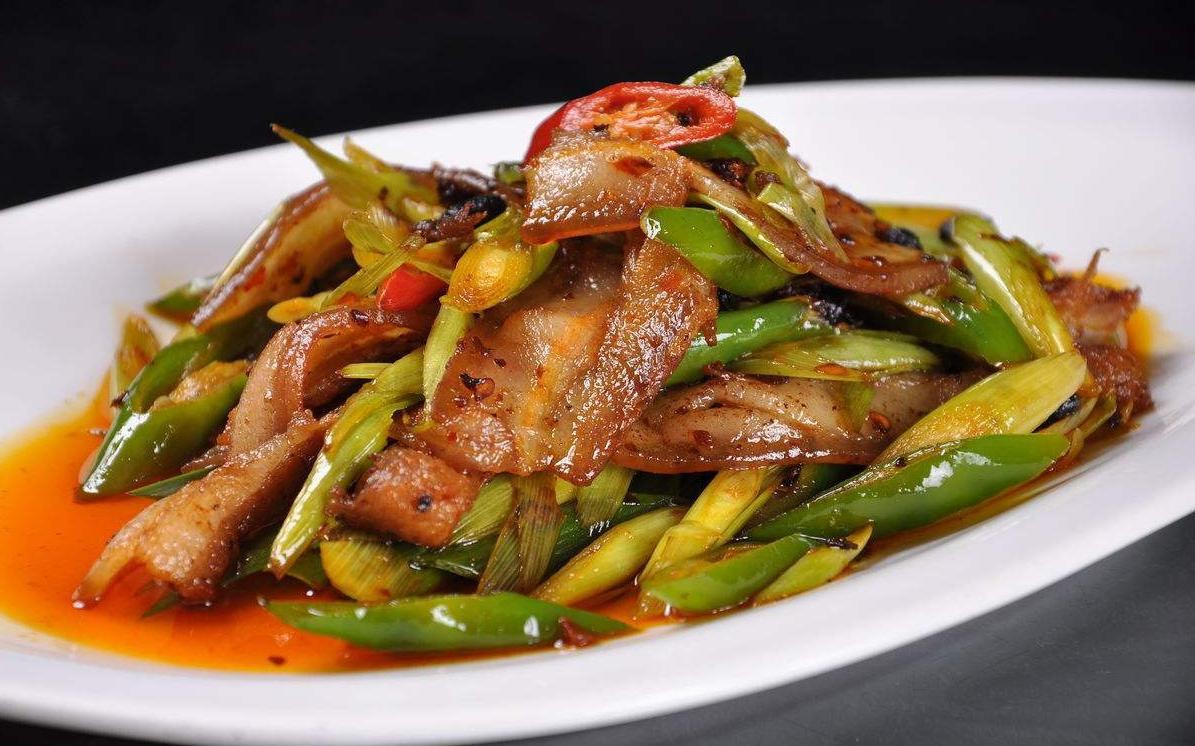香味扑鼻的川菜回锅肉,烹饪秘诀在这里,这样做好吃又下饭