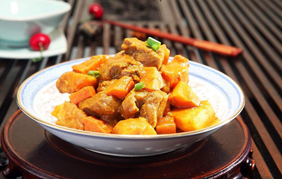 咖喱牛肉如何做得酥软可口?秘诀在这里,这样做的牛肉好吃还下饭