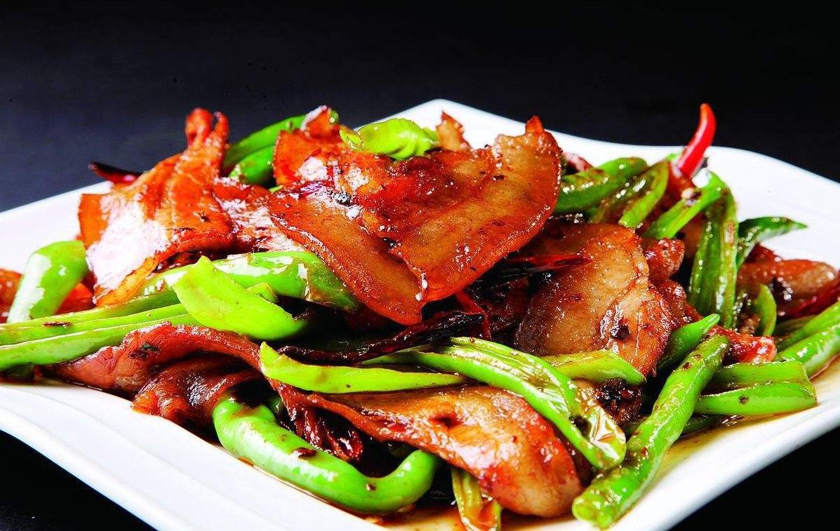 香味扑鼻的川菜回锅肉,烹饪秘诀在这里,这样做好吃又下饭