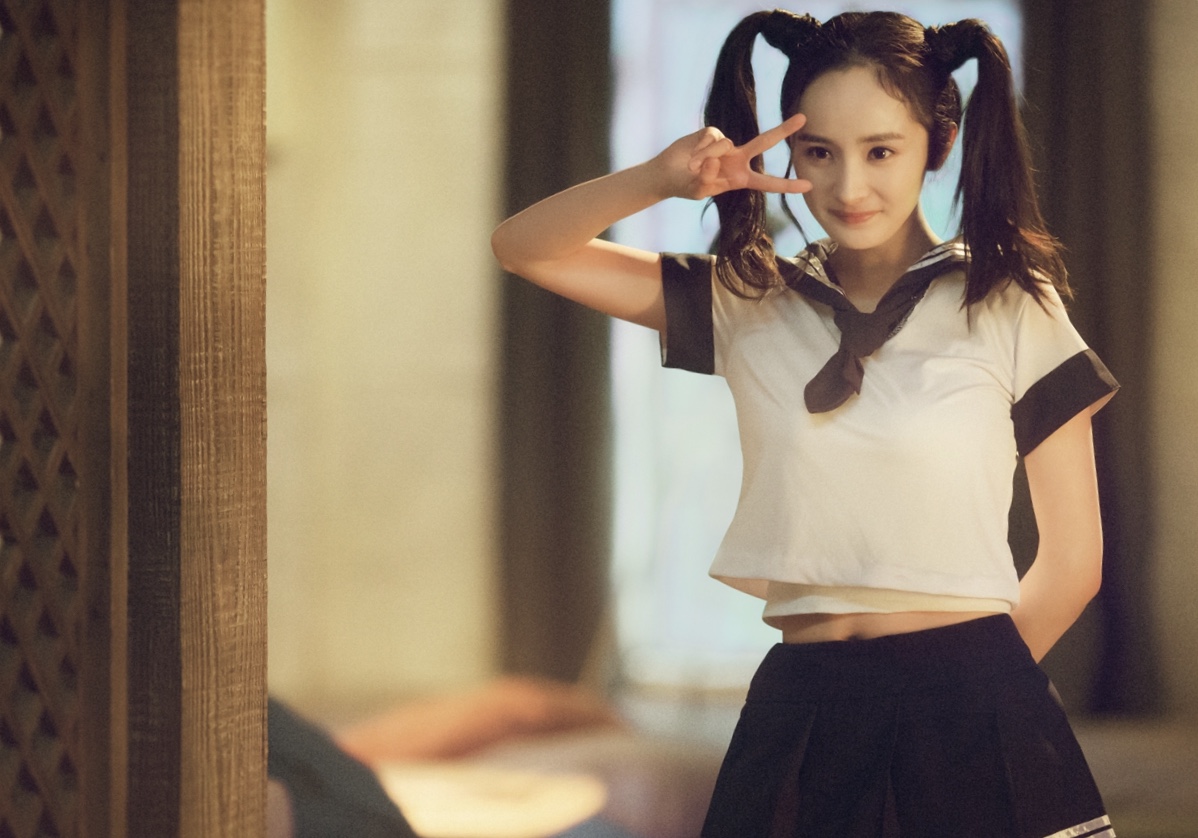 《何以笙箫默》中的杨幂上演完美cosplay,学生装的她不仅吸睛魅力max