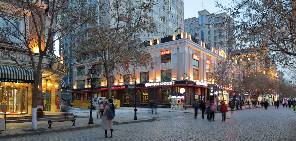 老公嫌弃老婆离婚一年后再见前妻彻底傻了