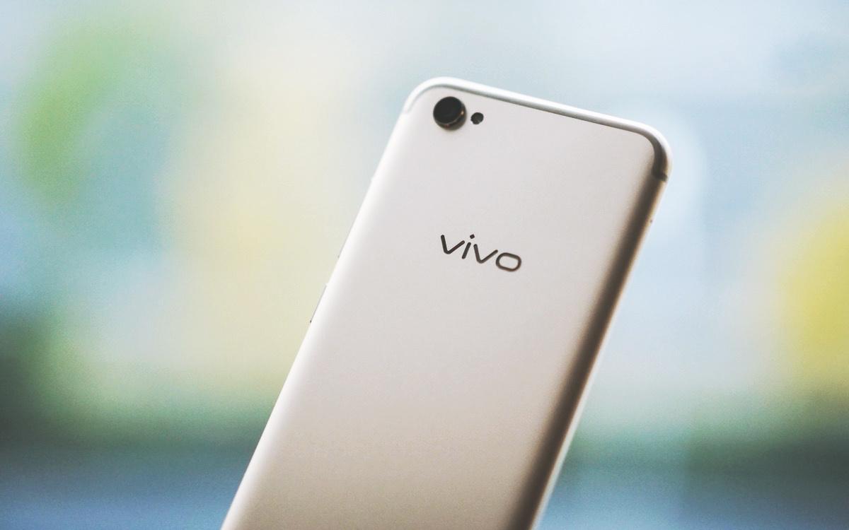 第四名:oppo a57oppo强大线下渠道和品牌力量下的成功产品.