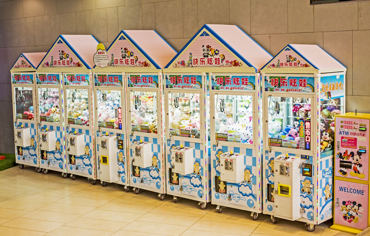 日本娃娃机开启"夹不到"模式,127万元砸下啥都没拿!