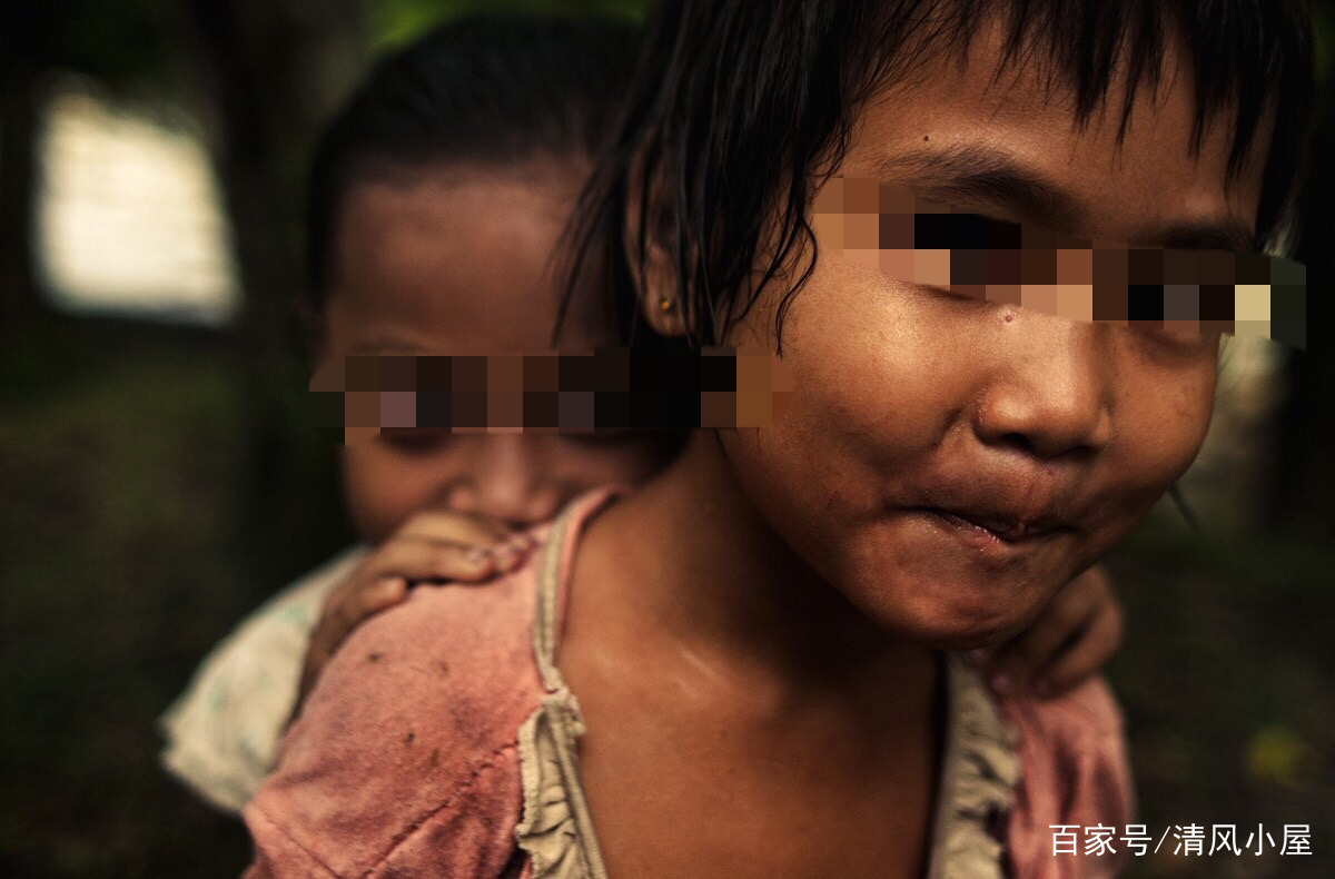 闺蜜破坏婚姻,为报复,她亲手把闺蜜交给人贩子,二十年后傻眼了